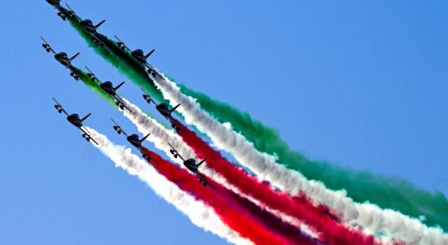 Frecce Tricolori Chi Oscar Del D Pilota Dell Aereo Che Si Schiantato