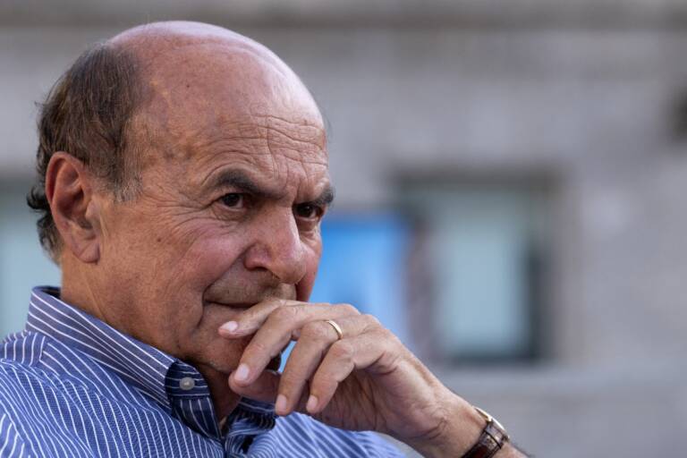 Bersani Lancia Un Monito A Giorgia Meloni Stai Attenta A Trump