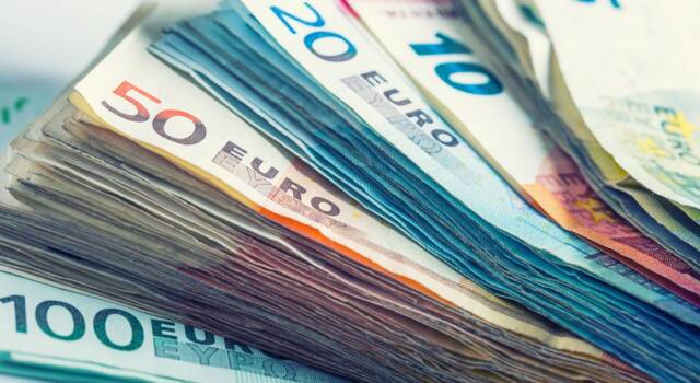 Limite contanti, si ritorna al tetto di duemila euro