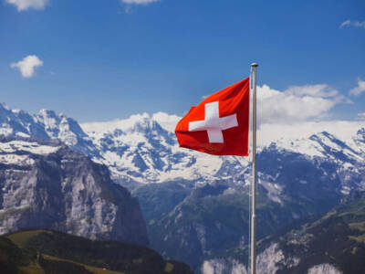 svizzera bandiera montagna