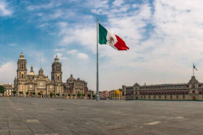 messico bandiera cattedrale