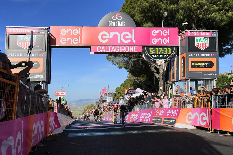 Giro d’Italia 2018, Tim Wellens trionfa a Caltagirone. Rohan Dennis resta in Maglia Rosa