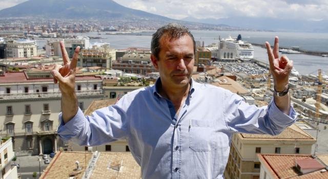 Luigi de Magistris attacca: Naufragio M5S, ha perso ogni credibilità