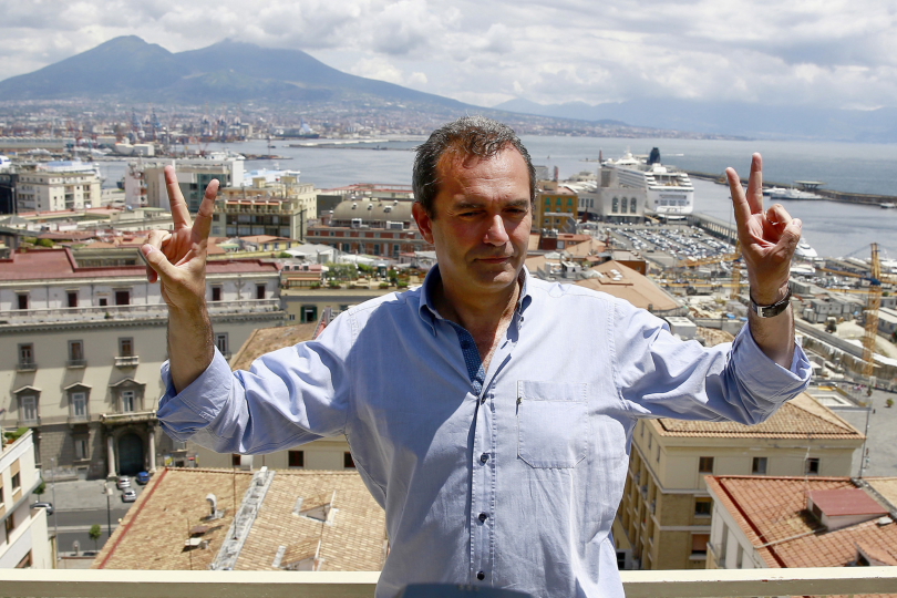 Chi è Luigi de Magistris, il sindaco di Napoli che ha ‘sfidato’ il decreto Sicurezza di Salvini