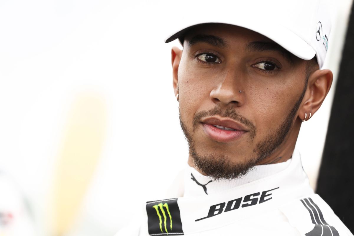 F1, si infiamma il mercato piloti: Verstappen libera Hamilton?