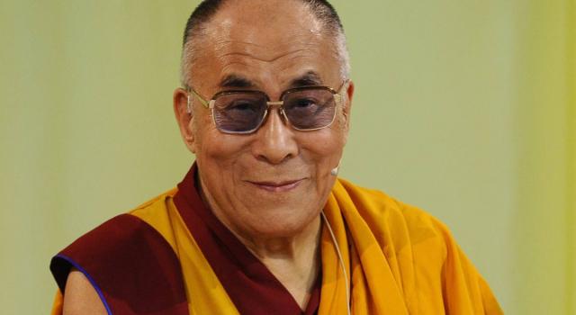 New Delhi, il Dalai Lama ricoverato in ospedale