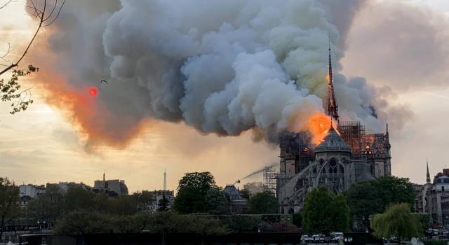 Notre-Dame, incendio causato dagli operai?