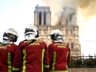 Niente messa di Natale nella cattedrale di Notre-Dame. È la prima volta da duecento anni