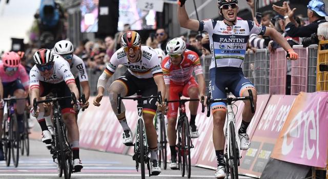 Giro d&#8217;Italia 2019, Damiano Cima sorprende i velocisti sul traguardo di Santa Maria di Sala