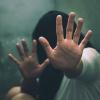 Violenza sessuale e rapina in un centro massaggi