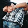 Abbandonano un neonato in campagna: coppia finisce in manette
