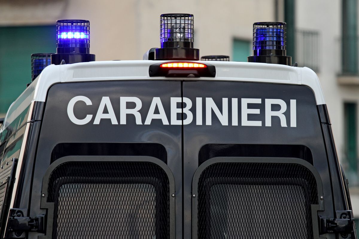 Uccide la moglie e poi si costituisce ai carabinieri, dramma nel Casertano