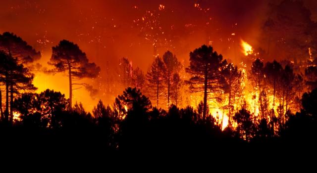 Guatemala, il vulcano Fuego ritorna a fare paura: evacuate duemila persone