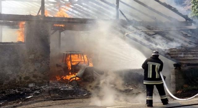 Napoli, esplode una casa. Un morto. La famiglia stava per essere sfrattata