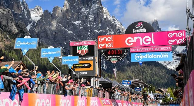 Giro d&#8217;Italia 2019, a San Martino di Castrozza vince Chaves. Carapaz in Rosa