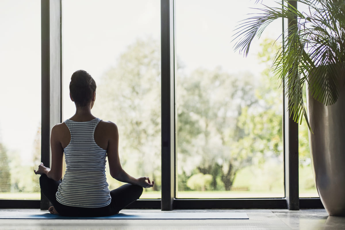 donna yoga meditazione