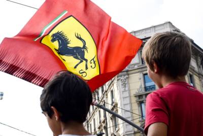 Ferrari sulla bandiera