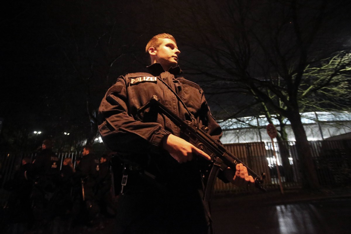 Francia, poliziotta accoltellata nei pressi di Nantes. Morto l’aggressore