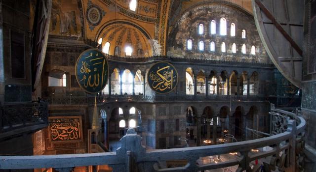 La prima preghiera a Santa Sofia dopo la riconversione