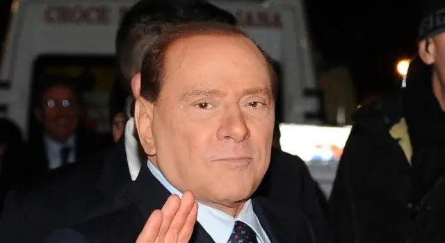 Coronavirus, Silvio Berlusconi ricoverato. Zangrillo: &#8216;Situazione confortante ma può essere definito un paziente a rischio&#8217;