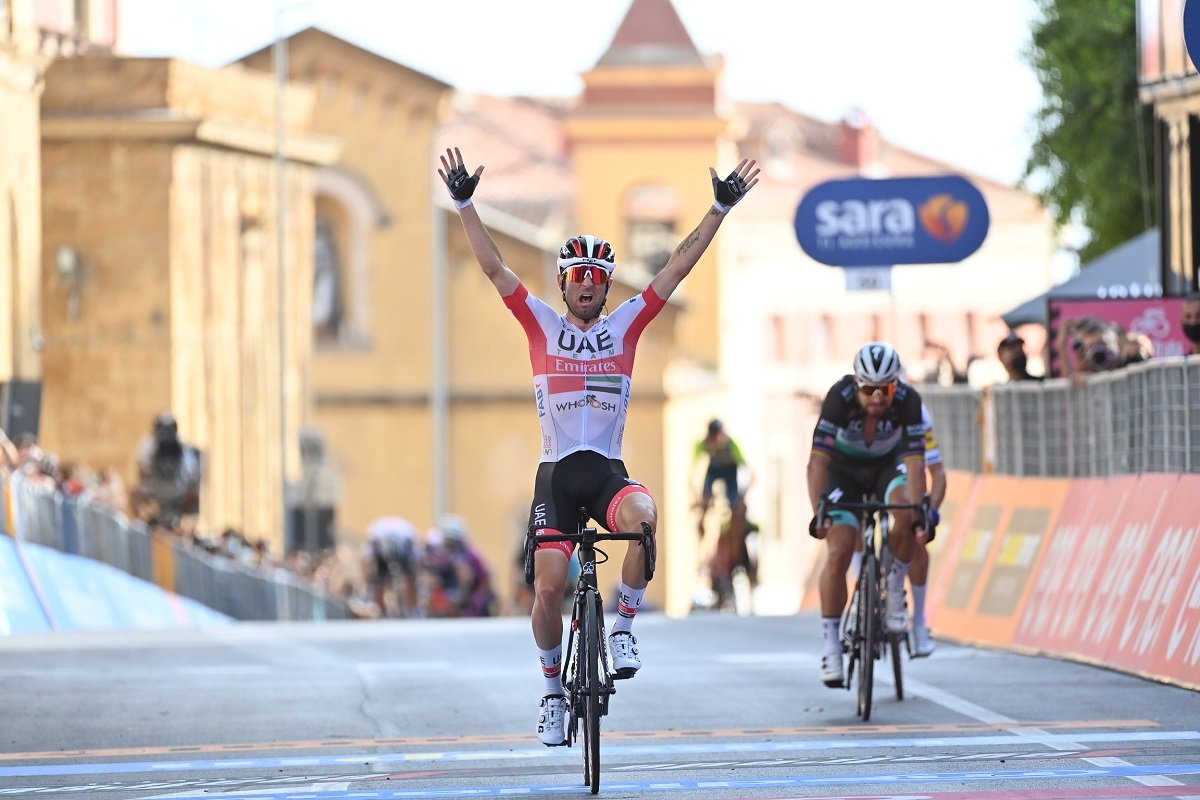 Ciclismo, la seconda tappa del Giro d’Italia a Diego Ulissi. Roglic conquista la Liegi-Bastogne-Liegi