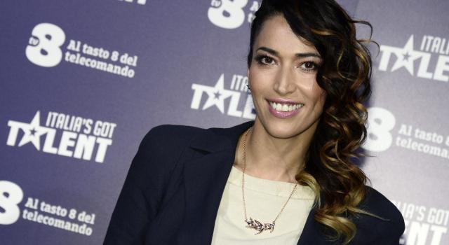 Nina Zilli positiva al coronavirus: &#8220;Evitate i posti affollati&#8221;