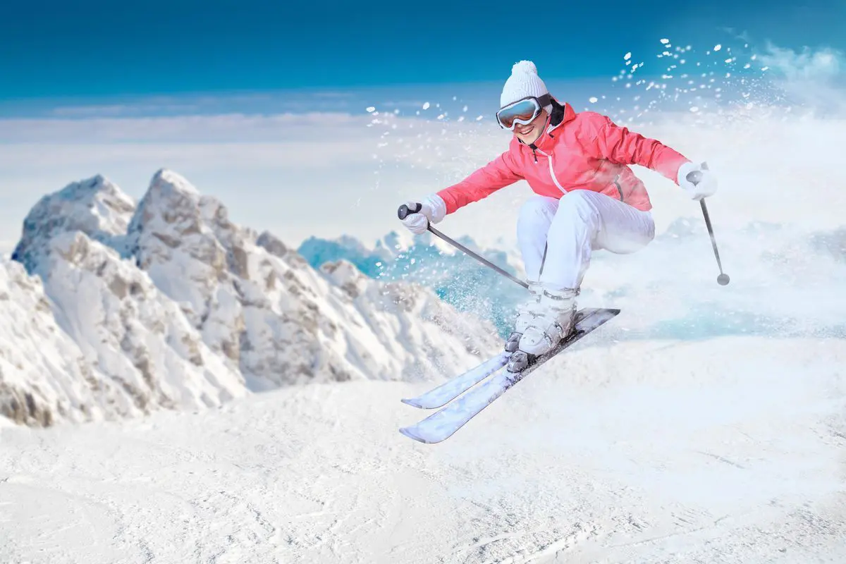 Sciatrice neve montagna