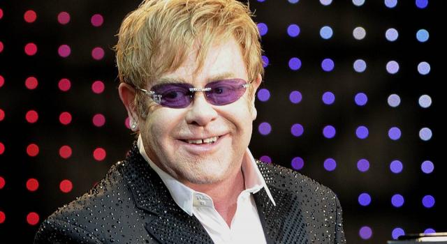 Elton John vende il suo lussuoso appartamento ad Atlanta: il prezzo è stellare