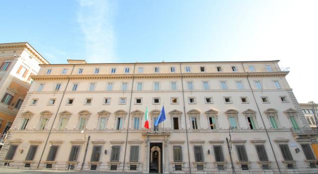 No Green Pass, Barillari si barrica negli uffici del Consiglio della Regione Lazio. Controlli a Palazzo Chigi