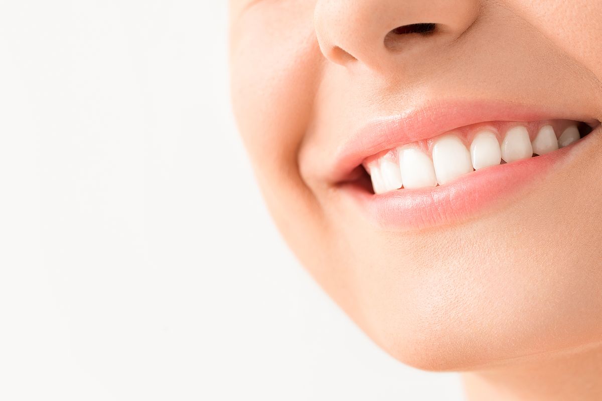 Covid, la pulizia dei denti potrebbe prevenire le infezioni gravi