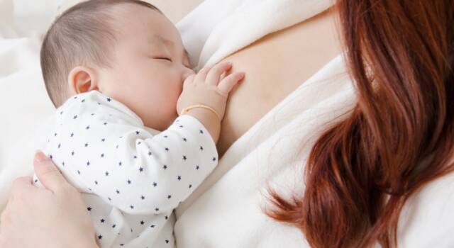 Il latte delle mamme vaccinate potrebbe proteggere i bambini dal Covid