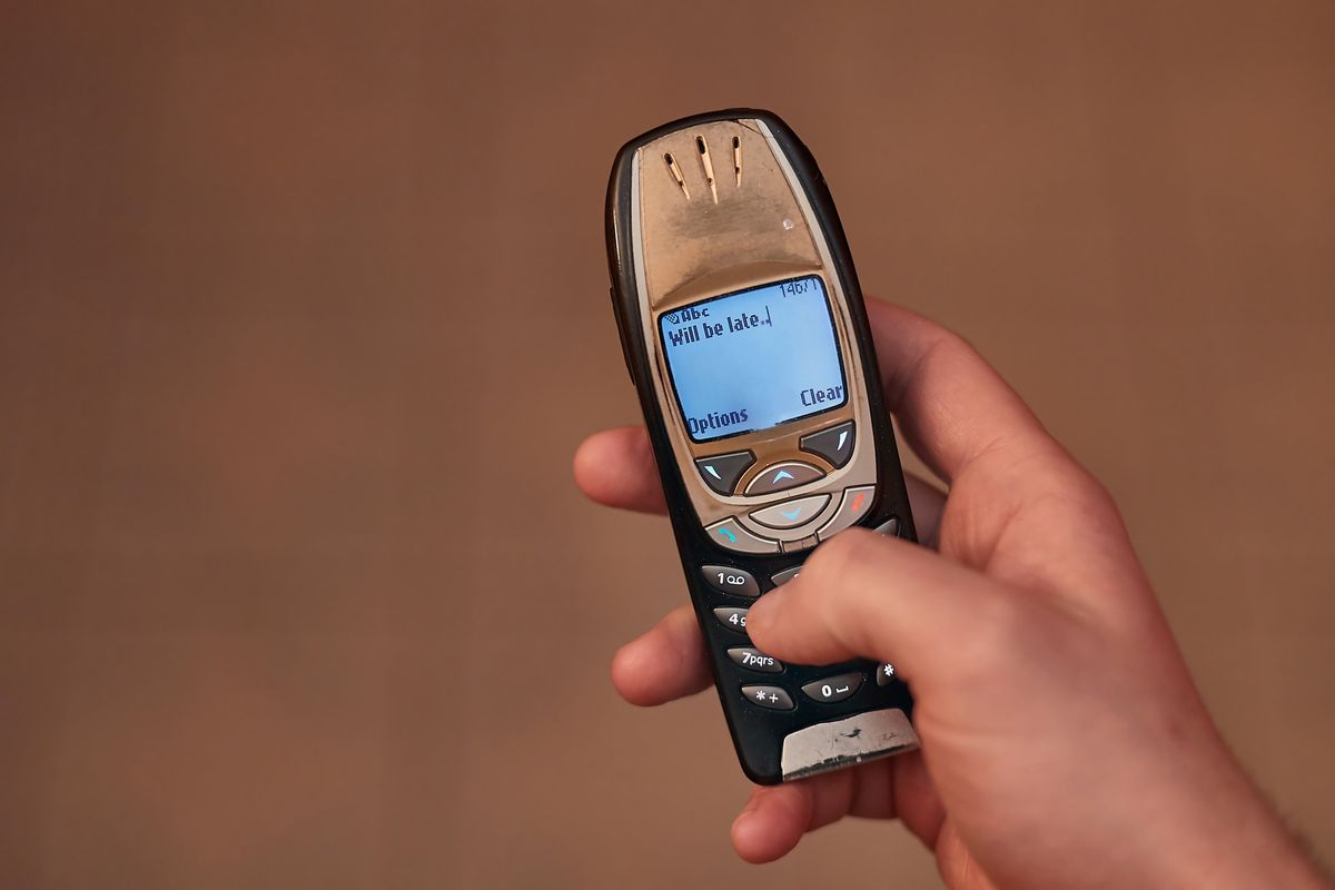 Il Nokia 6310 è tornato: sembra quello del 2001 ma ora è uno smartphone