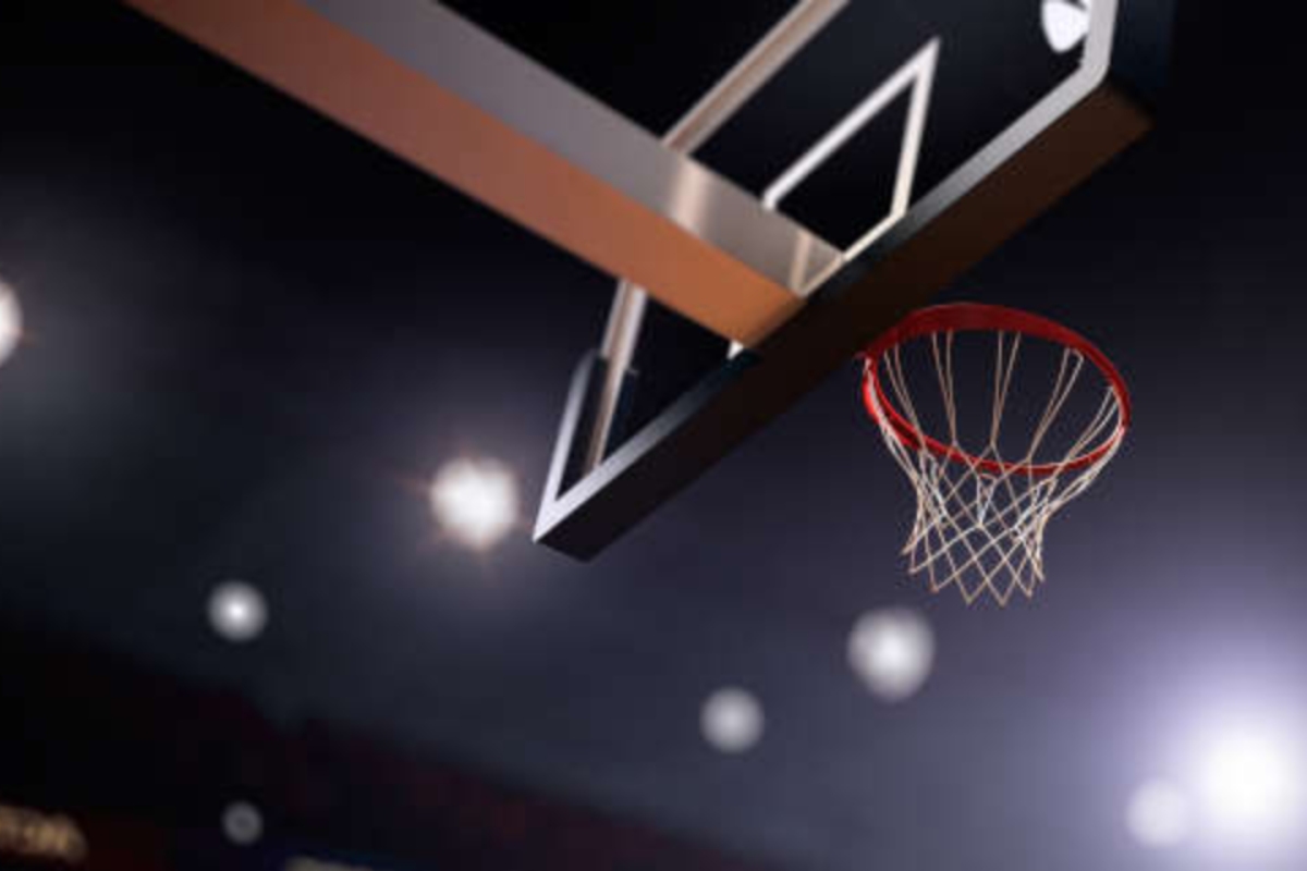 Bufera nel mondo del Basket: schiaffo all’atleta per spronarla