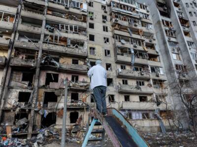 guerra in Ucraina palazzo distrutto