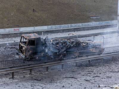 guerra in Ucraina camion distrutto