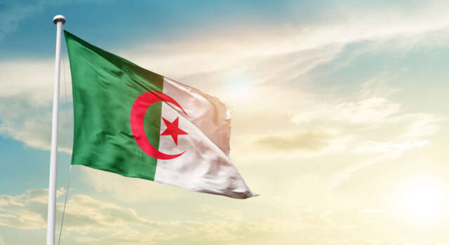 Gas, accordo Eni con l&#8217;Algeria: verso la decarbonizzazione