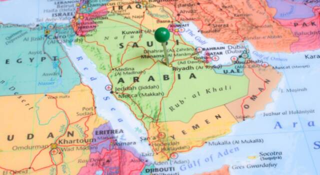 Emergenza petrolio, l&#8217;Arabia Saudita si schiera con la Russia