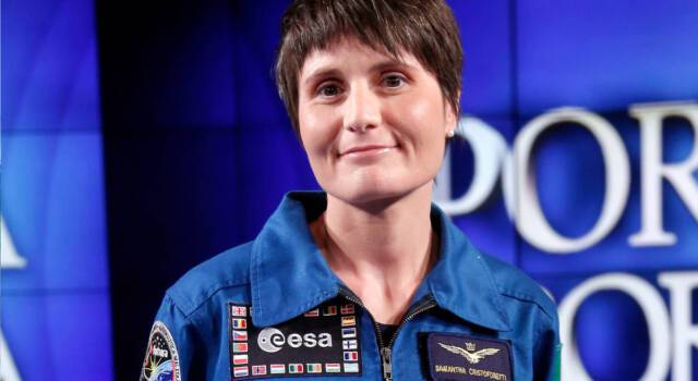 Chi è Samantha Cristoforetti, la prima donna europea alla guida della Stazione Spaziale Internazionale