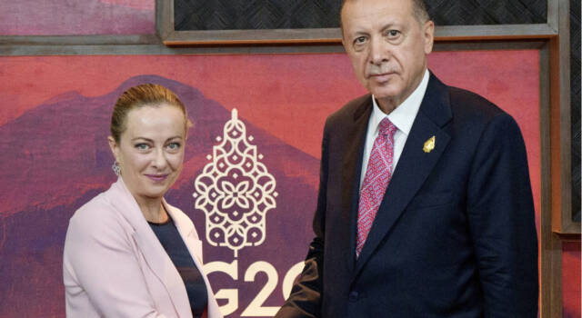 G20: Meloni un&#8217;ora di colloquio con Biden e poi Erdogan