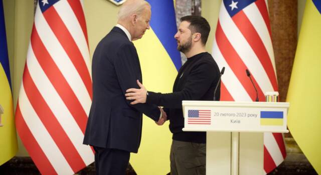 Biden e Putin legano il futuro alla guerra in Ucraina