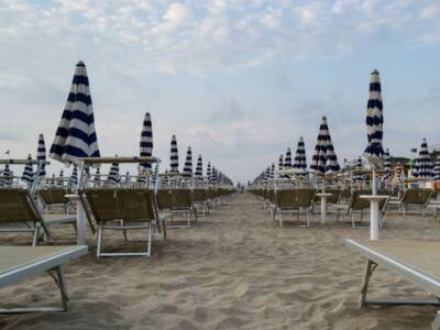 balneari italia, spiaggia, sdraio, ombrelloni