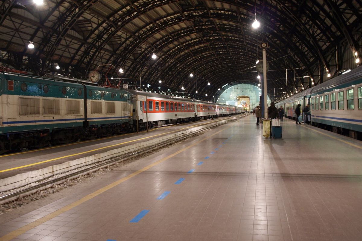 stazione ferrovia milano centrale