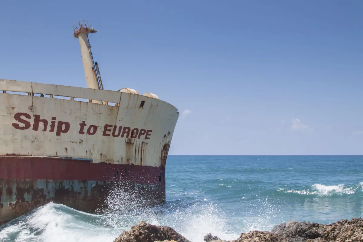 nave per l'europa naufragata