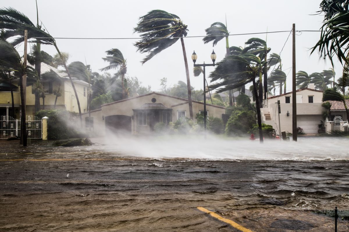 Uragano Otis scatena il terrore: tempesta di categoria 5