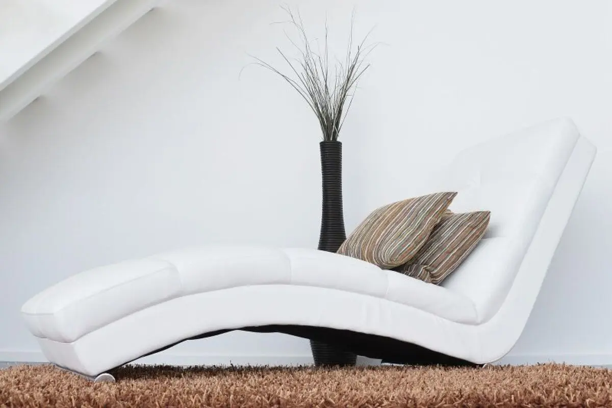 chaise longue