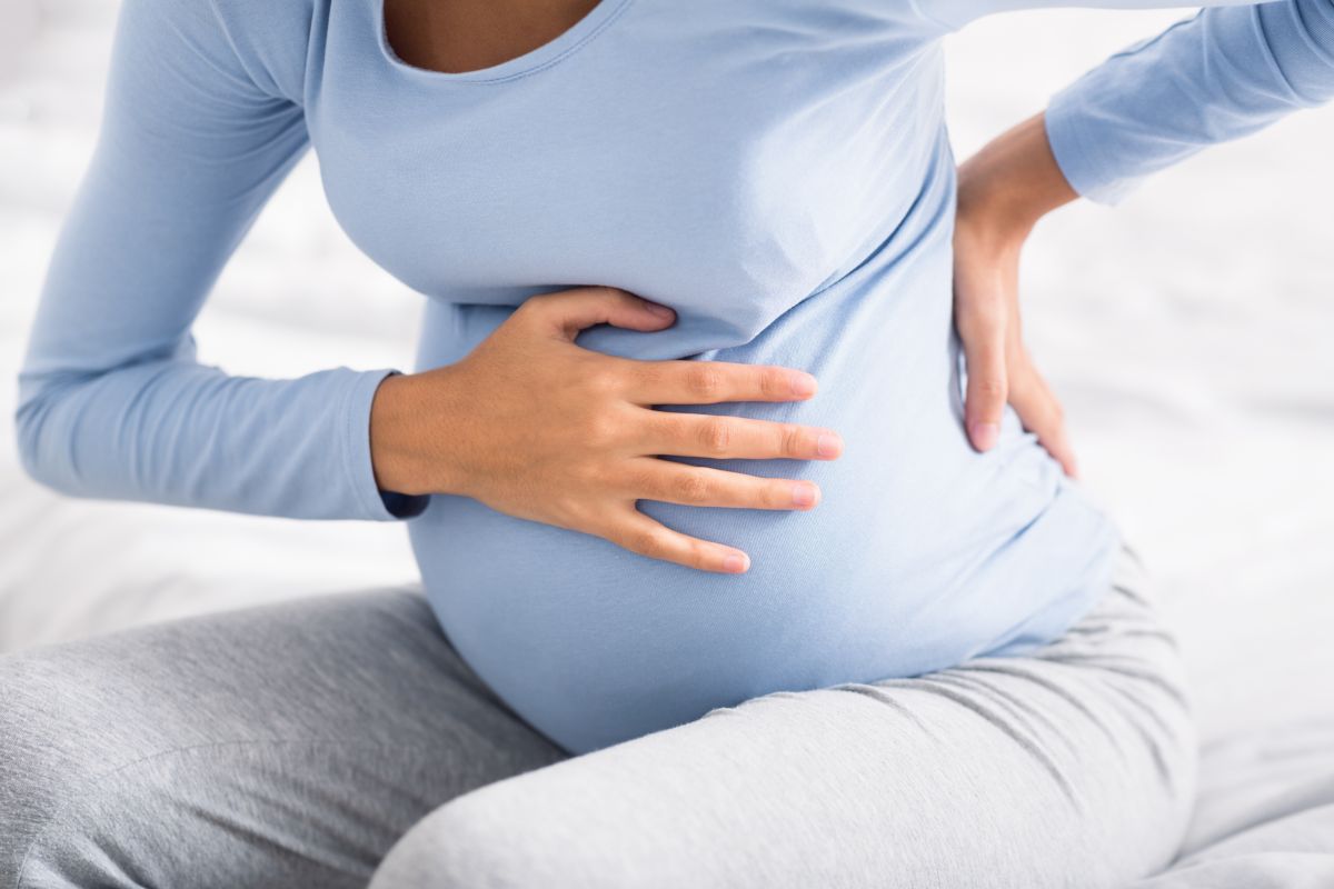 donna gravidanza dolori schiena