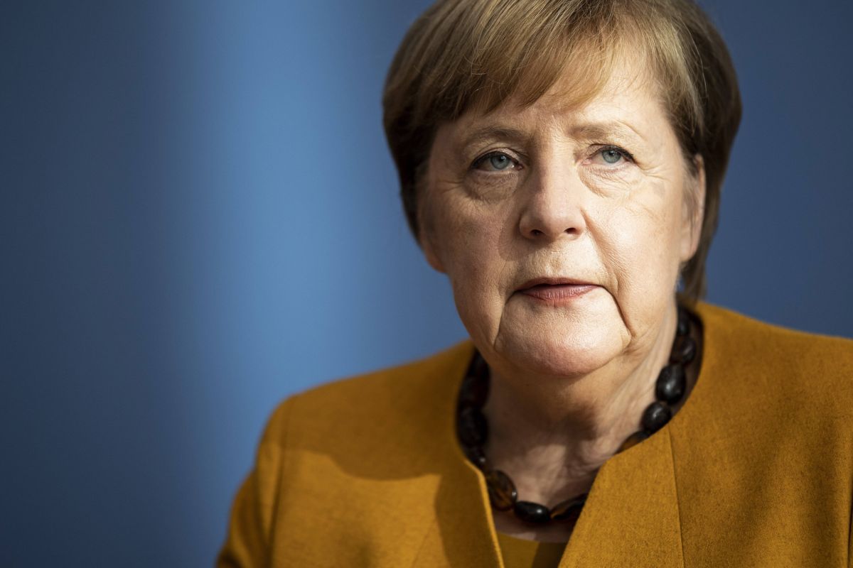 Le memorie di Angela Merkel: scoperti segreti inconfessabili