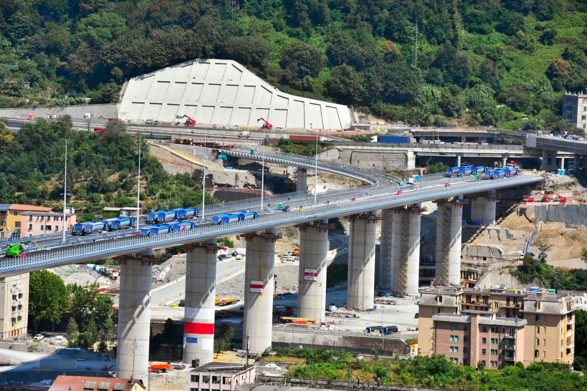 Ponte Morandi, Feltri: “Mion ha cambiato più volte versione”