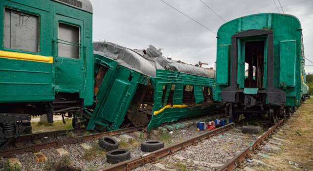Scontro fra due treni: i morti sarebbero più di 280