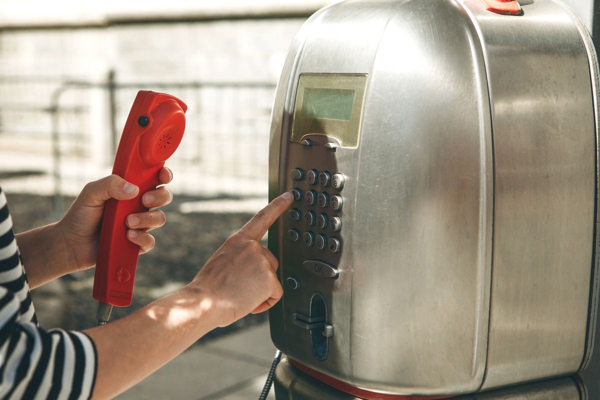 Addio cabine telefoniche: rimozione in tutta Italia